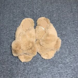 Cozy Tan Faux Fur Women's Slippers